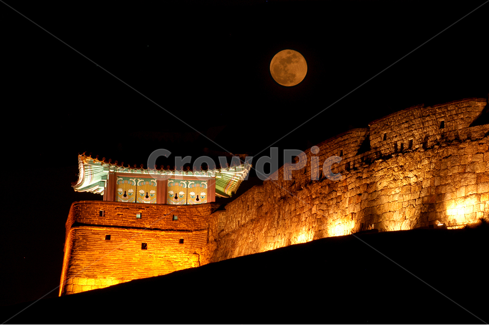 화성,수원화성,성,보름달,성곽,돌,축조,야경,밤,풍경,nightscape,night,landscape,한국전통,한국문화,korean traditional,korean culture,랜드마크,landmark,tourist attraction,한국랜드마크,한국관광지,한국명소,korea landmark,korea tourist attraction,건축물,건물외관,exterior,building,structure,architecture,construction,건물