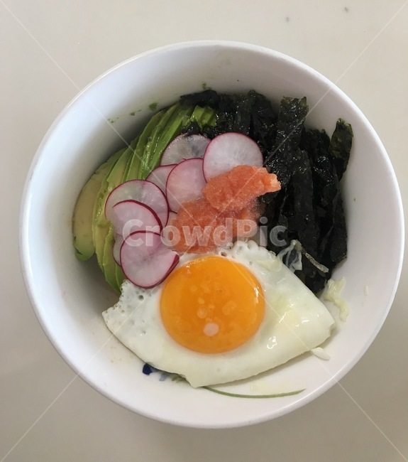아보카도명란덮밥,아보카도,달걀후라이,명랑,덮밥
