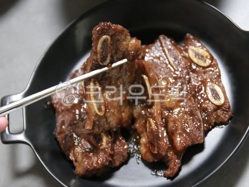 bone ribs,Seasoned ribs,la galbi,beef ribs,Bulgogi,Pork barbecue,Korean,rib,cooking,food