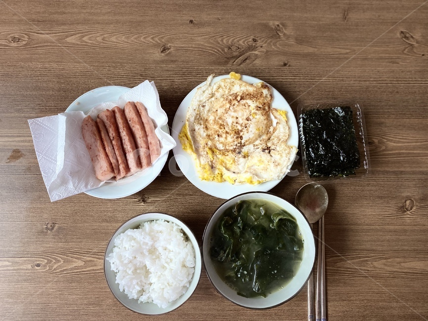 집밥,계란후라이,미역국,생일,한식,햄,김,음식,스팸