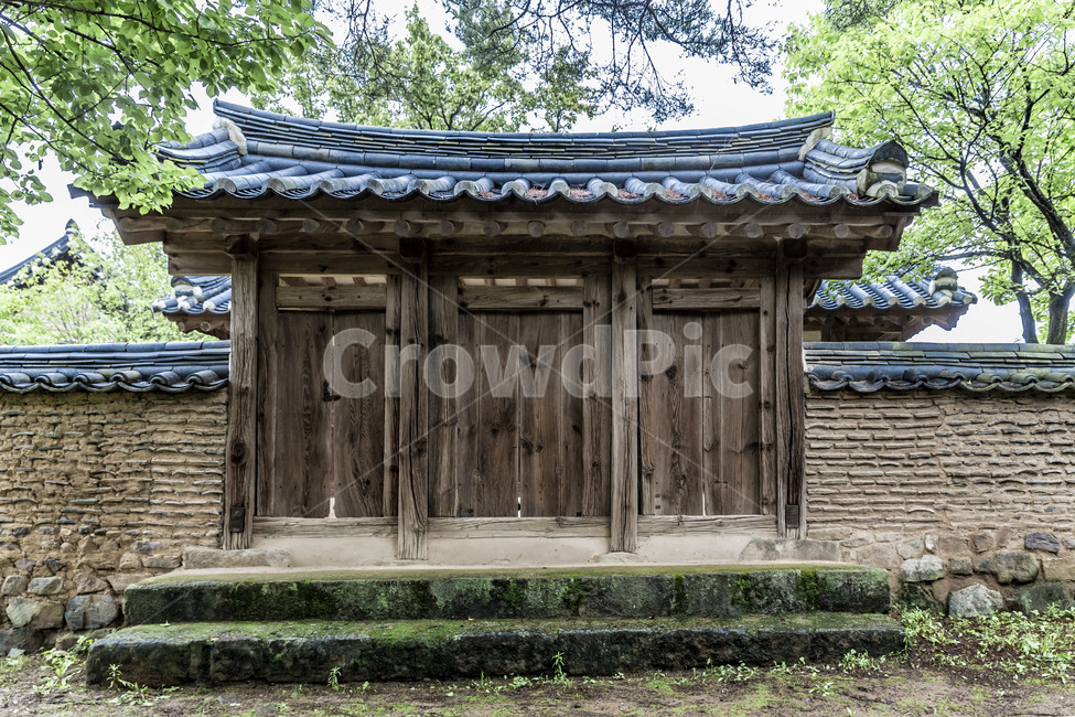 traditional fence,traditional village,traditional wall,Cultural Heritage,old house,National tourist site,tile roof,tile,Andong Hahoe Village,tile fence,Attractions