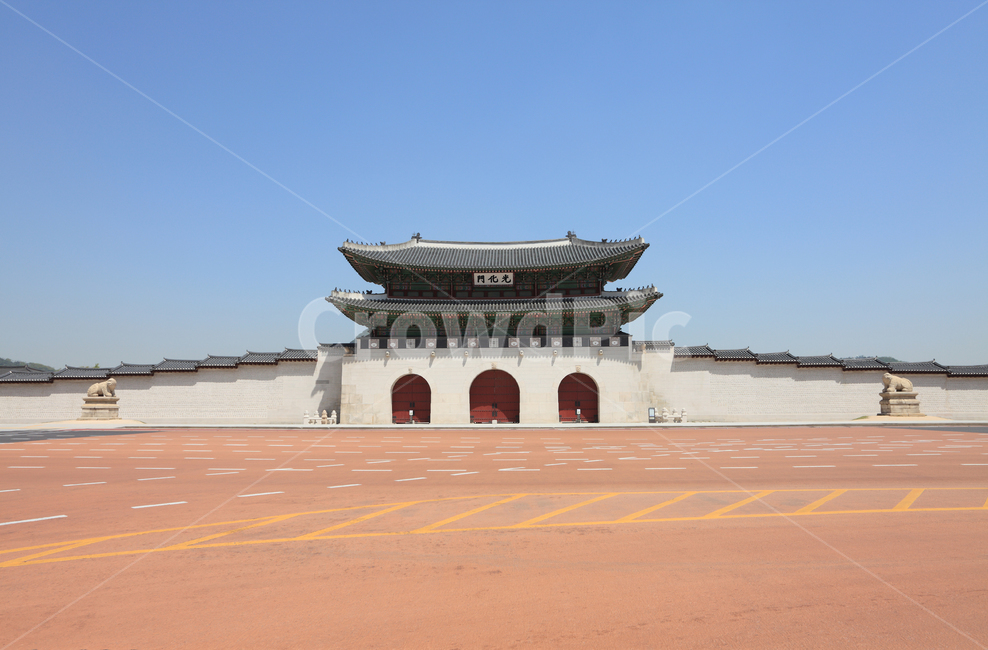 광화문,경복궁,고궁,궁,궁궐,문,정문,도로,명소,배경,백그라운드,건축,건축물,전통,서울,한국,한국전통,전통건축,전통건축물,하늘,풍경,바닥,공간,바닥배경,야외,실외,해태,해치,문화재,아스팔트,광장,광화문광장,기와,한국전통,한국문화,korean traditional,korean culture,랜드마크,landmark,tourist attraction,한국랜드마크,한국관광지,한국명소,korea landmark,korea tourist attraction,건축물,건물외관,exterior,building,structure,architecture,construction