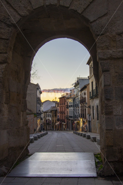 그라나다,스페인,광장,야경,유럽,알함브라,밤,해외,세계,외국,granada,spain,plaza,night,view,europe,alhambra,world,노을,sunset,sunrise,sky,하늘,성,castle,길,도로,도시,풍경,city,landscape,골목길,alley,해외,외국,세계,foreign,oversea,world,세계도시풍경,해외도시풍경,외국도시풍경,world cityscape,path,통로,walkway,보도,flagstone,판석