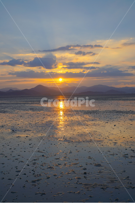 일몰,노을,해질녘,구름,하늘,갯벌,자연,풍경,nature,landscape,한국자연풍경,한국자연경관,korea nature landscape,sunlight,햇빛,outdoors,옥외