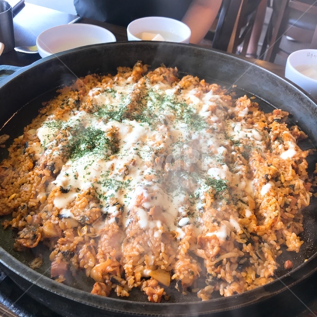 dishes,foodreserves,한식,한국음식,한국요리,koreanfood,koreandishes,koreanmeal,koreancook,음식점,식당,저녁메뉴,치즈볶음밥,쌀,쌀요리,철판볶음,닭갈비,식사,볶음밥,따뜻한음식,회식,음식,식재료,요리,food,cook,meal,dishes,food reserves,한식,한국음식,한국요리,korean food,korean dishes,korean meal,korean cook