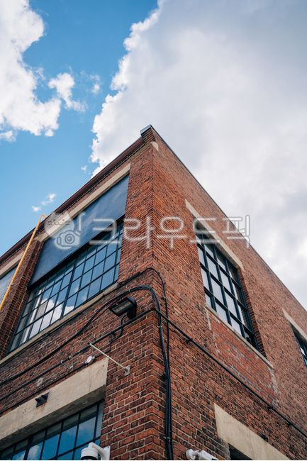 building,모서리,건물,officebuilding,corner,벽돌,brick,사무실건물
