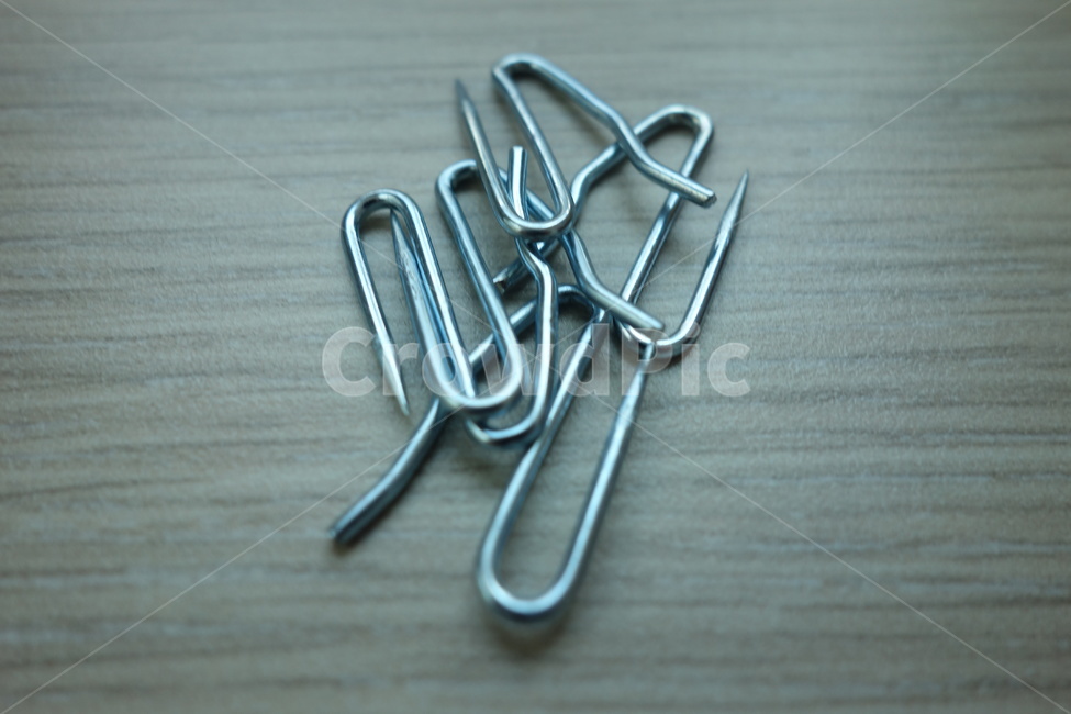 equipment,tool,woodenfloor,나무바닥,small,curtainpin,curtainpins,커튼핀,metal,silver