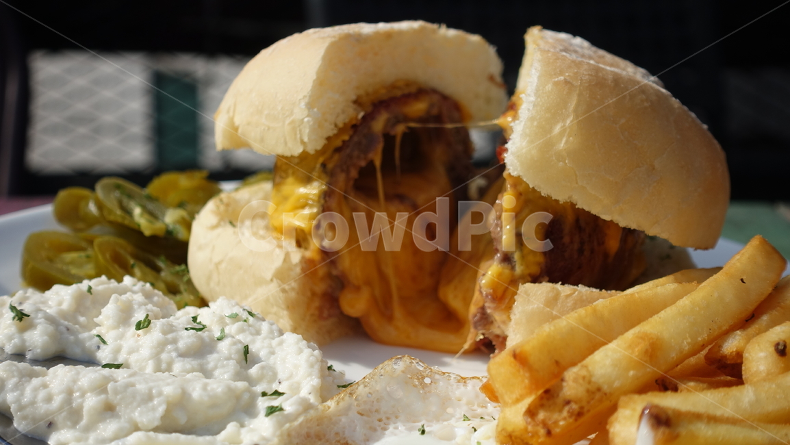 버거,hamburger,cheeseburger,meal,food,dish,햄버거,음식,식사,감자튀김,프렌치프라이,frenchfry,cheese,cheeselava,체다치즈,음식,식재료,요리,food,cook,meal,dishes,food reserves