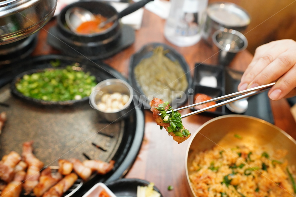 삼겹살,고기,돼지,음식,육류,육식,구이,먹거리,술안주,푸드,food,젓가락,음식,식재료,요리,food,cook,meal,dishes,food reserves,육류,고기,meat,한식,한국음식,한국요리,korean food,korean dishes,korean meal,korean cook