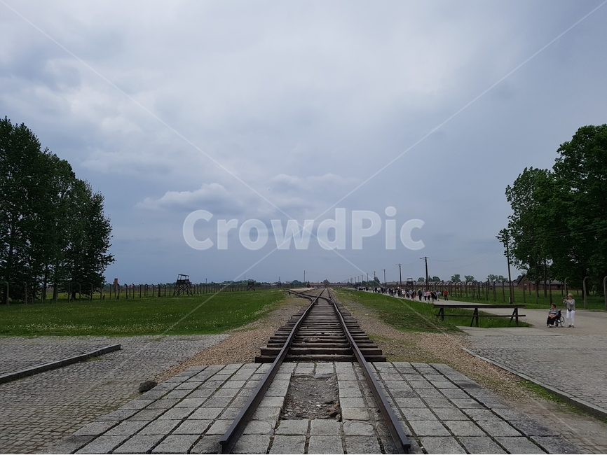 유럽,기찻길,기차길,하늘,소실점,해외,외국,세계,foreign,oversea,world,사람들,대중,군중,other people,crowd,교통,교통수단,traffic,transportation