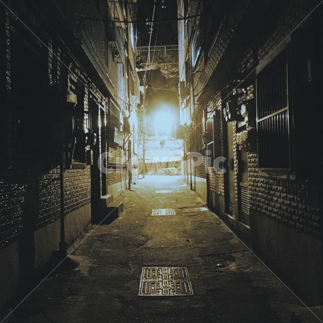 동네,길거리,범죄,우범지대,달동네,야경,밤,풍경,nightscape,night,landscape,골목길,alley,urban,어반,town,도시,building,건물,city,시티,street,거리,road,도로,corridor,복도