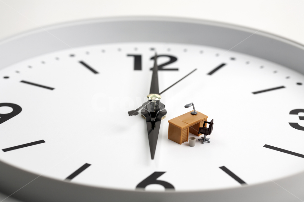 Nukki,Worklife balance,idea,concept,office job,rectal,52 hours a week,office,employee,number,white,hour,company,leave work,vacate,armrest chair,Wall clock,table,Office workers,Leave work early,swivel chair,close up,trash can,business,Affairs,chair,work,cl