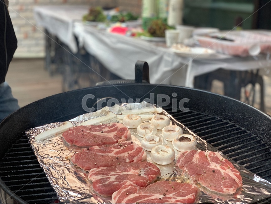고기,바베큐,그릴,목살,버섯,음식,식재료,요리,food,cook,meal,dishes,food reserves,육류,고기,meat