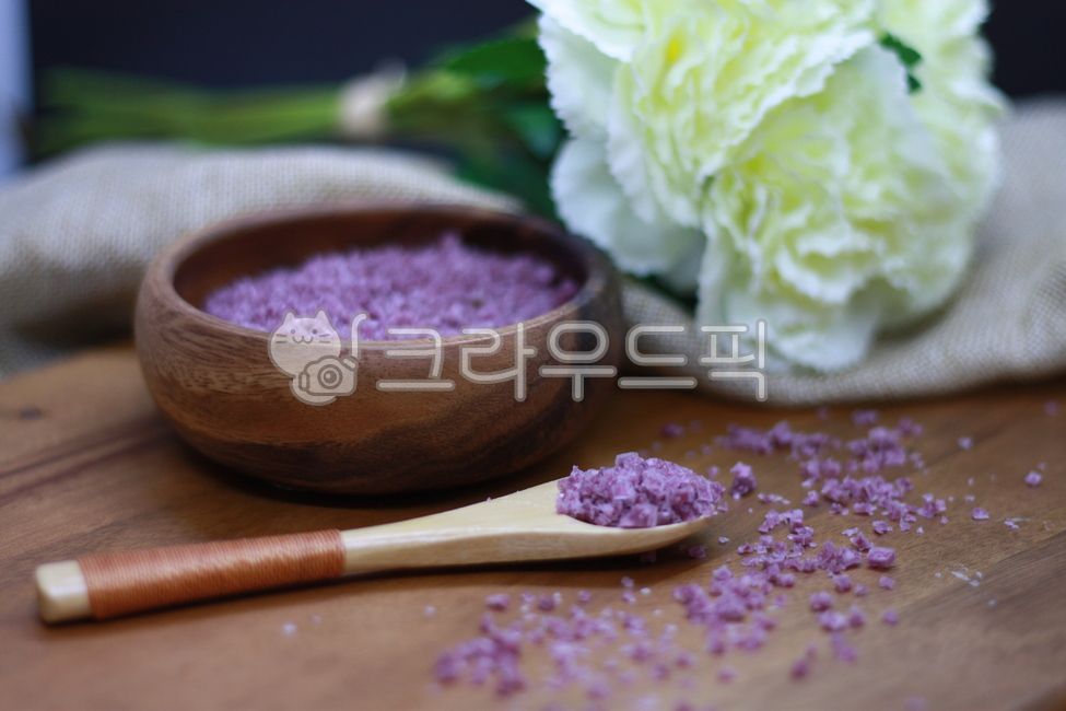 salt,red beet salt,sea salt,Condiment