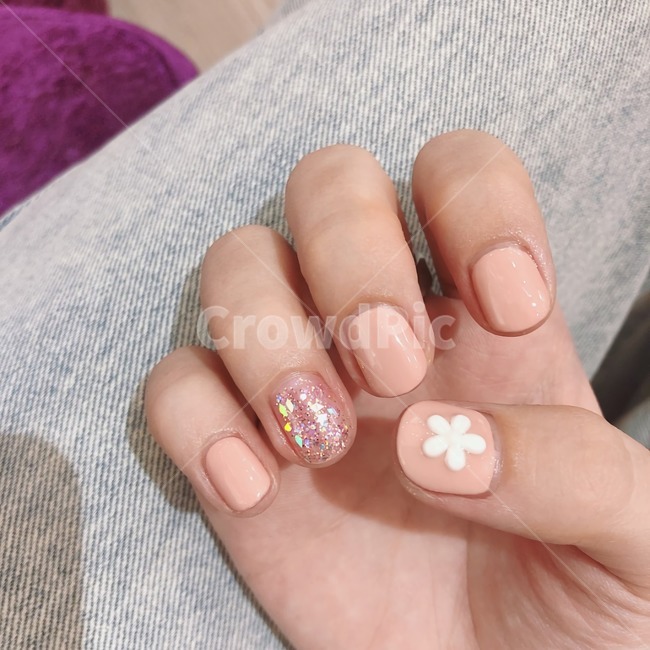 네일아트,네일,손톱,밋밋한,여자손톱,분홍,핑크,여자손,뷰티,미용,beauty treatment