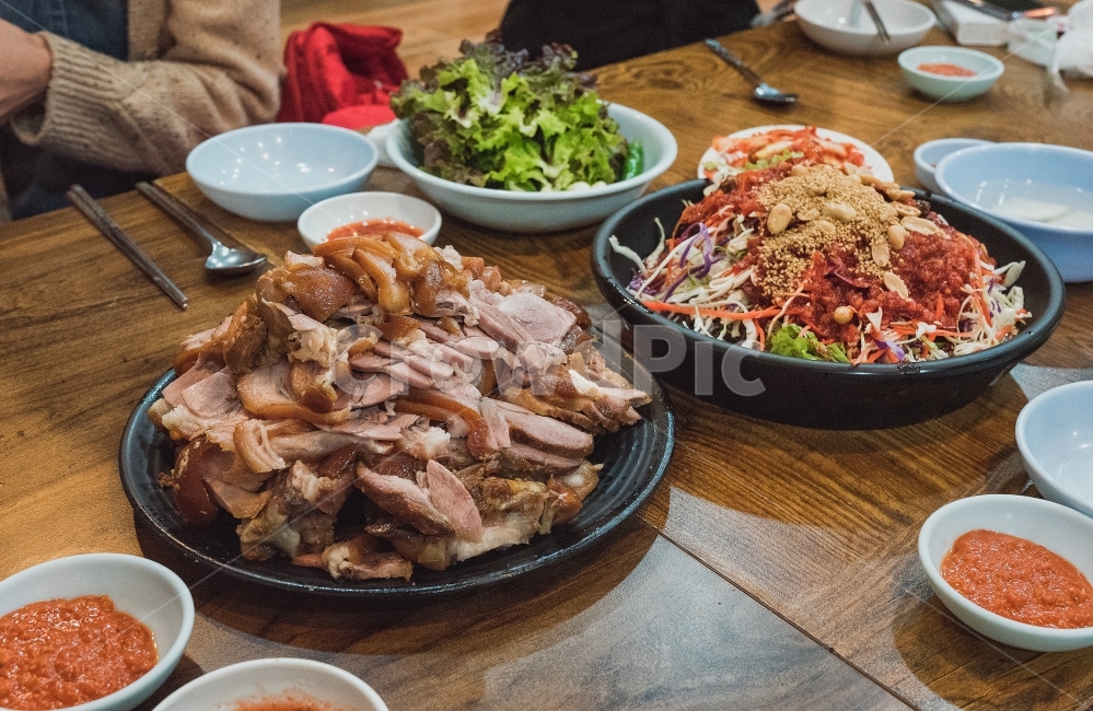 돼지고기,족발,막국수,음식,야식,배달음식,맛집,food,음식,식재료,요리,food,cook,meal,dishes,food reserves,육류,고기,meat,한식,한국음식,한국요리,korean food,korean dishes,korean meal,korean cook