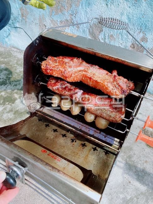 BBQ,Grilled whole pork belly,pork belly,Camping,Charcoal barbecue,food