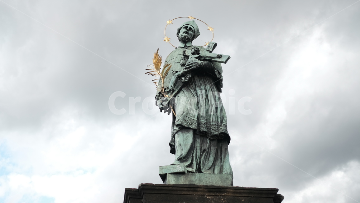 monument,기념물,까를교,bridge,charlesbridge,czech,europe,famous,landmark,prague,statue,urban,프라하,조각상,동상,석상,조형물,statue,bronze statue,stone statue