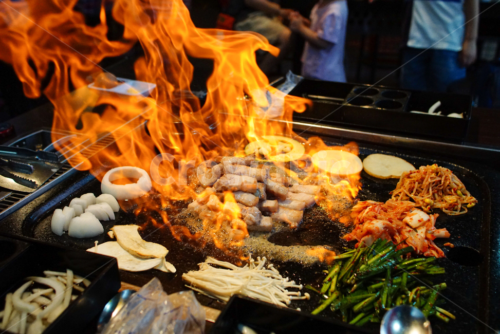 음식,요리,삼겹살,고기,불,fire,구이,감성,식재료,한국음식,food,cook,식품,meal,식사,음식,식재료,요리,food,cook,meal,dishes,food reserves,육류,고기,meat