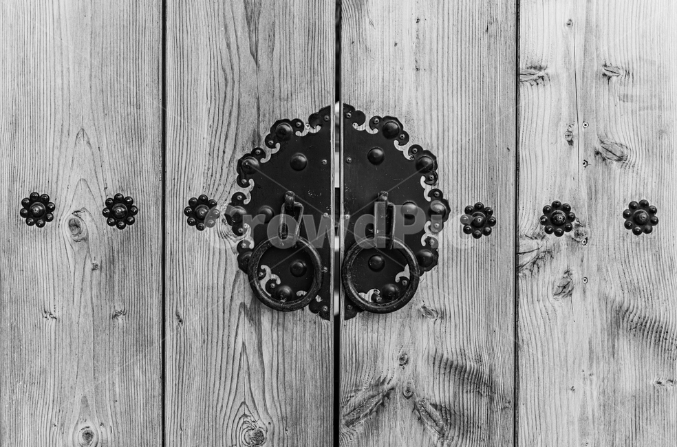 나무,문,대문,wood,door,한옥,한국전통,한국문화,korean traditional,korean culture,흑백,모노톤,monochrome,black and white