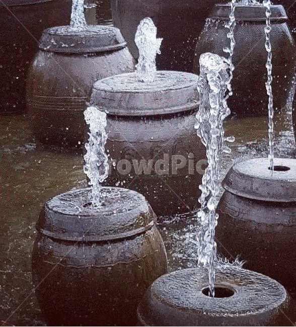 장독대,koreaculture,한국문화,fountain,brown,갈색,분수,항아리,한국전통,koreantraditionl,항아리분수,전통,한국전통,한국문화,korean traditional,korean culture,사물,물건,오브젝트,thing,object,matter