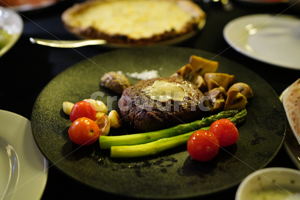 스테이크,steak,음식,요리,야채,토마토,색감,컬러,고기,육류,육식,먹방,food,푸드,접시,먹거리,외식,양식,음식,식재료,요리,food,cook,meal,dishes,food reserves,육류,고기,meat,양식,서양음식,서양요리,western food,western dishes,western meal,western cook