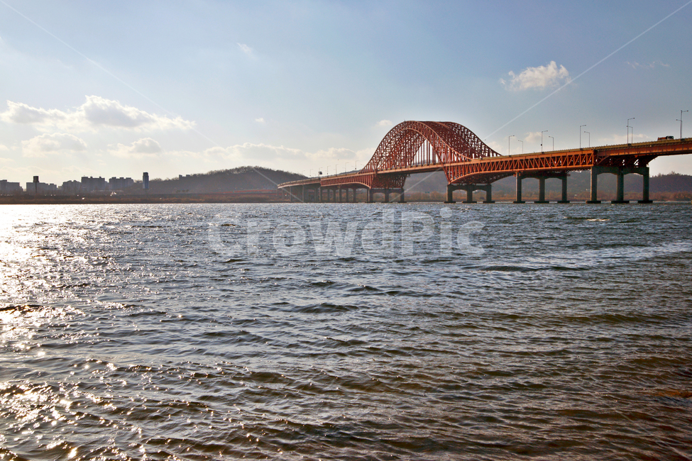 방화대교,한강,푸른하늘,자연,흰구름,건축물,건물외관,exterior,building,structure,architecture,construction