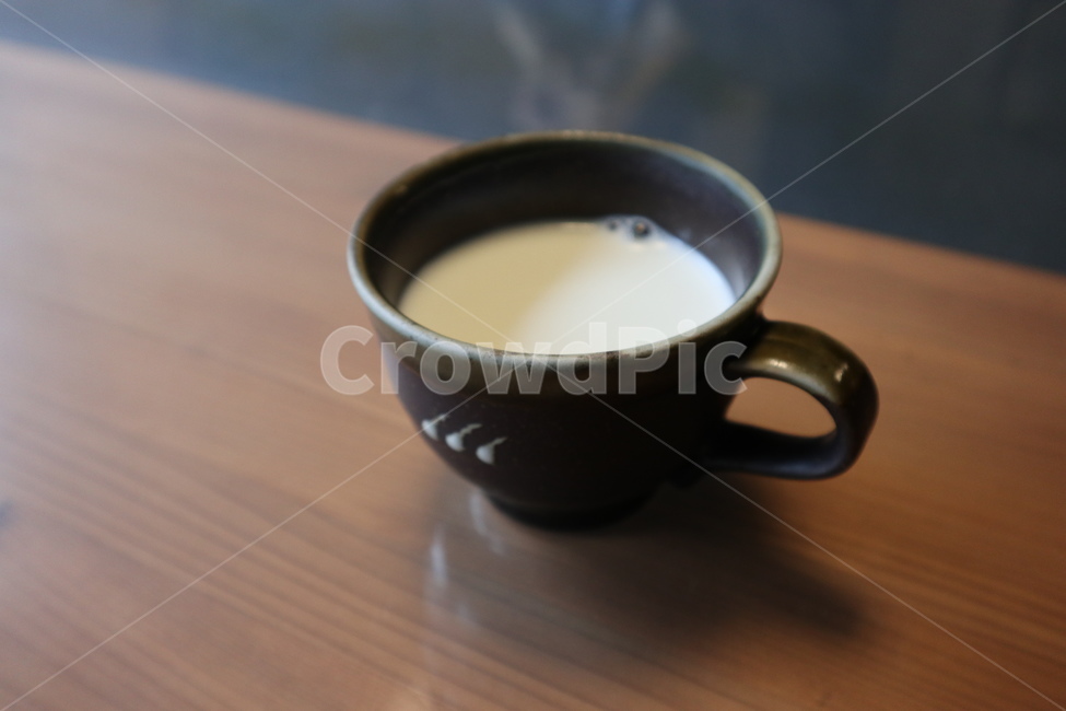 우유,따뜻한우유,찻잔,컵,라떼,티,티타임,여유,김,카페,커피,카페,coffee,cafe