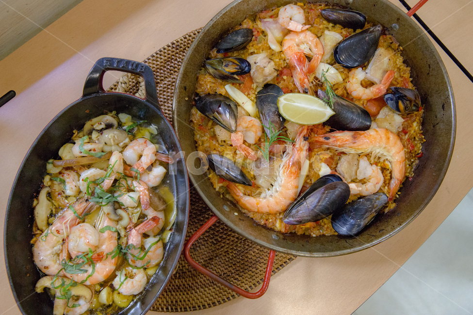 background,closeup,cooking,delicious,dinner,eat,food,fresh,healthy,lunch,meal,nature,paella,restaurant,sea,seafood,shellfish,spanishfood,tasty,빠에야,파에야,빠애야,파애야,쌀요리,스페인요리,해물요리,해물,새우,오징어,발렌시아요리,감바스,음식,식재료,요리,food,cook,meal,dishes,food reserves,양식,서양음식,서양요리,western food,western dishes,western meal,western cook