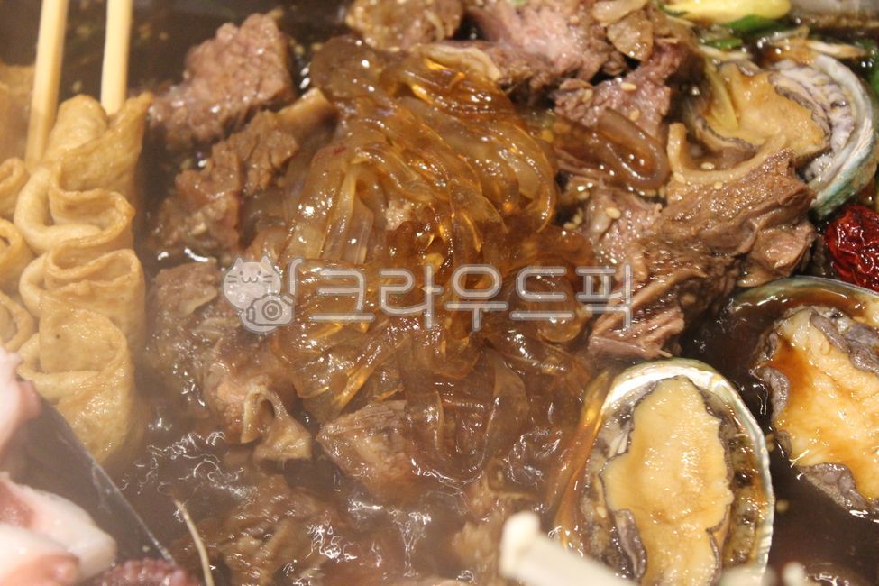beef ribs,Korean cuisine,Korean,health,rib,beef,Korean beef,korean,delicious,food,our country,korea,Beef rib stew,Korean food,meat,traditional food,Galbijjim,koreanfood