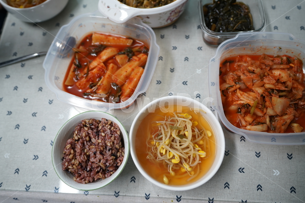 콩나물국,한식,집밥,국물,밥,국,그릇,식사,끼니,야채,vegetable,food,음식,음식,식재료,요리,food,cook,meal,dishes,food reserves,한식,한국음식,한국요리,korean food,korean dishes,korean meal,korean cook