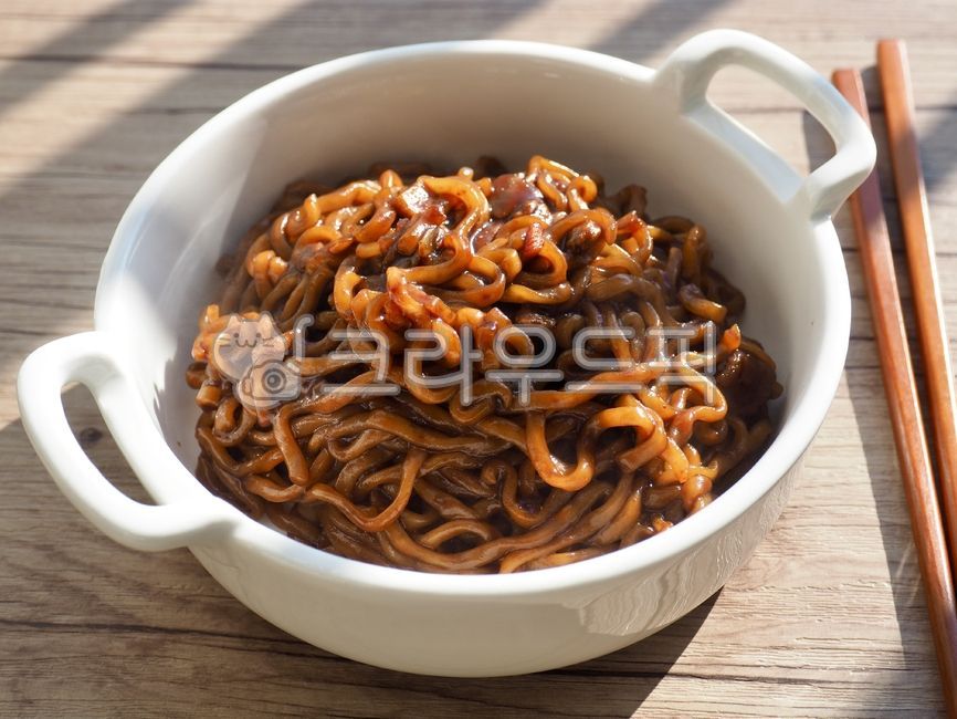 짜장면,짜장라면,라면,인스턴트식품,국수,음식,간편요리,간편식,요리,식사,소스,jajangmyeon,jajangramen,ramen,instantfood,noodle,food,simplecooking,conveniencefood,dish,meal,sauce,음식,식재료,요리,food,cook,meal,dishes,food reserves,면류,면요리,noodles