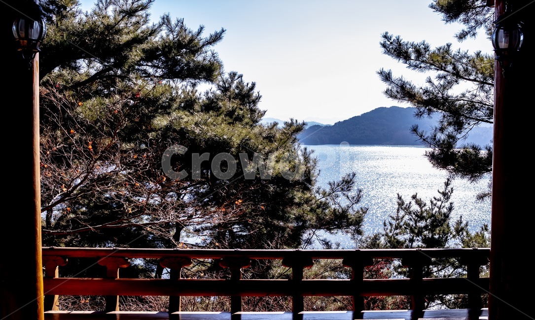 강,암좌,오각정,풍경,프레임,사각형,자연,풍경,nature,landscape,railing,난간,banister,handrail,tree,나무,plant,식물