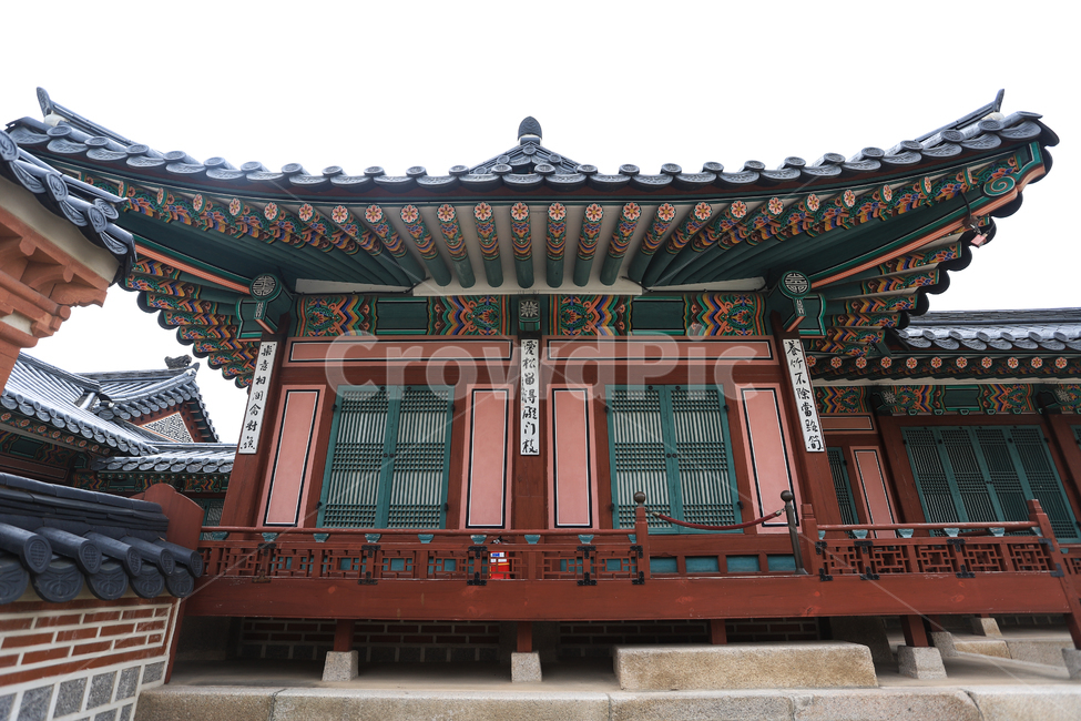 경복궁,문화재,서울,건축,궁전,문,지붕,기와,돌담,돌기둥,고건축,종로구,한옥,한국,건청궁,창호지,서까래,석가래,기둥,창살,흙길,주춧돌,추녀,목조건축물,창문,처마,단청,한국전통,한국문화,korean traditional,korean culture,건축물,건물외관,exterior,building,structure,architecture,construction