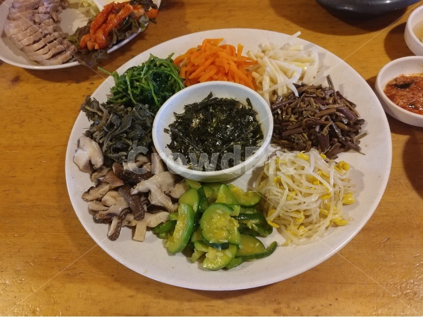 음식,보리밥,푸드,밥,소면,비빔밥,한정식,반찬,메뉴,점심,외식,식당,보쌈,고기요리,정식,야채,한국전통음식,전통음식,음식,식재료,요리,food,cook,meal,dishes,food reserves,한식,한국음식,한국요리,korean food,korean dishes,korean meal,korean cook