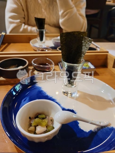 타코와사비,tacowasabi,김,숟가락,플레이트,spoon,glass,유리,음식,meal,food,식사,타코,와사비,taco,wasabi,매콤한,요리