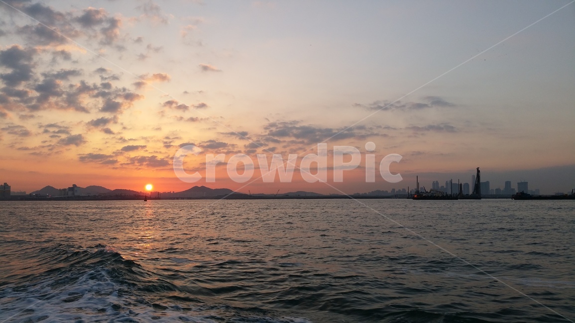 붉은노을,바다,배위에서,노을,하늘,자연,자연,풍경,nature,landscape,outdoors,옥외,sky,sunset,일몰,dusk,황혼,dawn,새벽,red sky,붉은 하늘