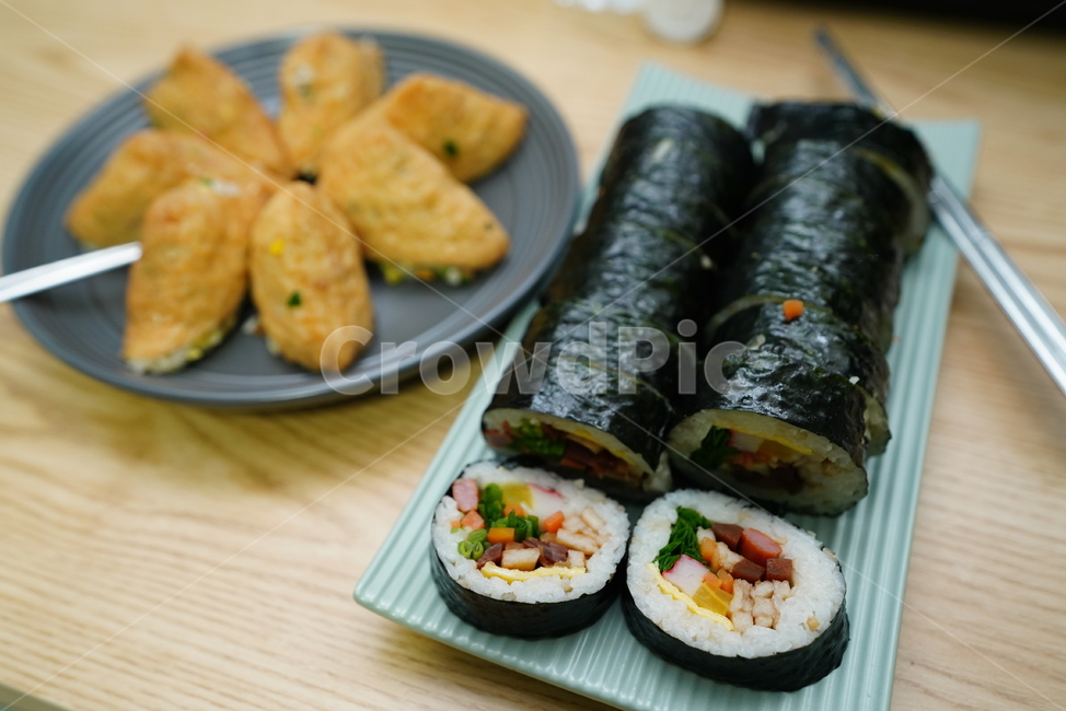 한식,김밥,유부초밥,음식,먹방,먹거리,요리,간식,분식,식사,푸드,집밥,food,음식,식재료,요리,food,cook,meal,dishes,food reserves