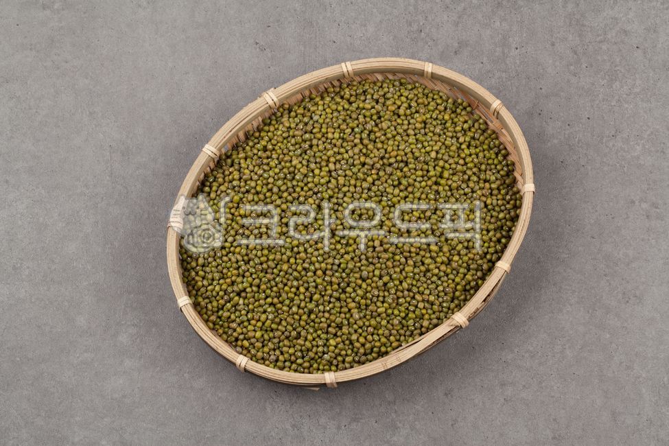 Bindaetteok,Grain,foodwind,health,pancake,multigrain,bowl,green gram,food,mungbean,plant,Spoon,mung bean pancake,spoon,grain,healthfood