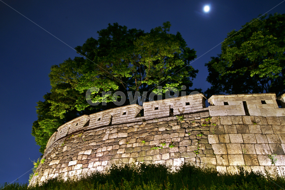 Hanyangdoseong,night view,Joseon City Wall,Seoul Fortress Road,Naksan Fortress Road,Jongnogu,Naksan,capital city