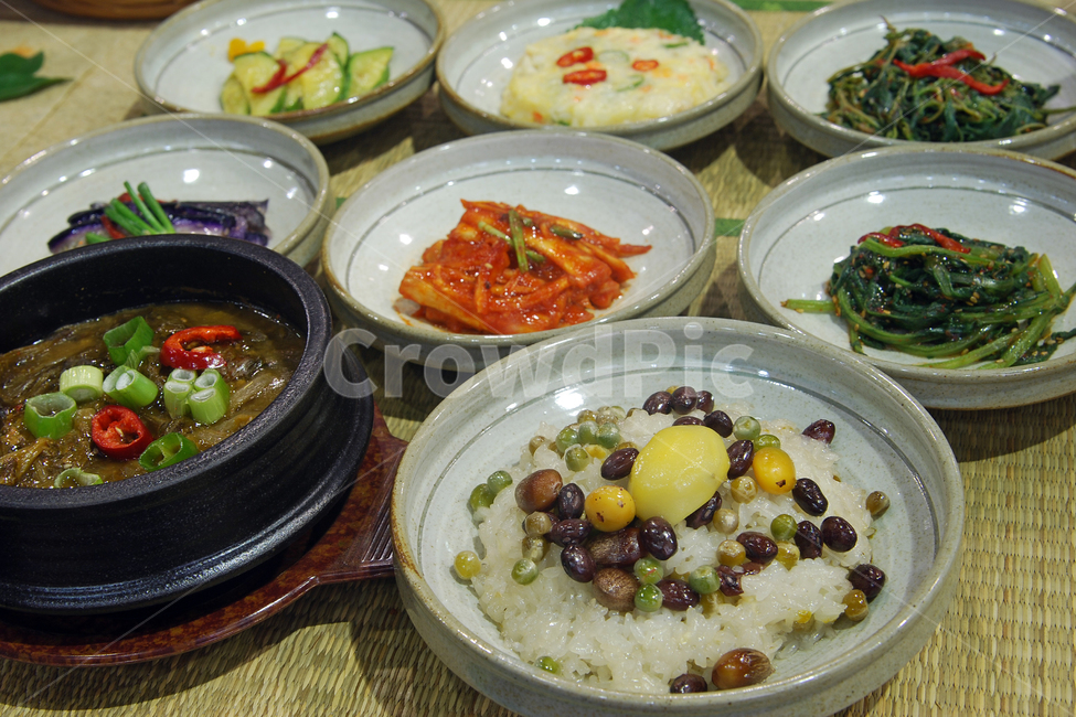 밥,밥상,상차림,영양밥,국,반찬,음식,한식,식사,잡곡,잡곡밥,콩,밤,그릇,한국,한국음식,건강,건강식,웰빙,뚝배기,찌개,나물,음식,식재료,요리,food,cook,meal,dishes,food reserves,한식,한국음식,한국요리,korean food,korean dishes,korean meal,korean cook