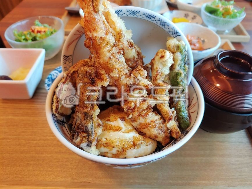 튀김덮밥,튀김,일식,일본요리,덮밥,점심,음식,food,간장,간장소스,소스
