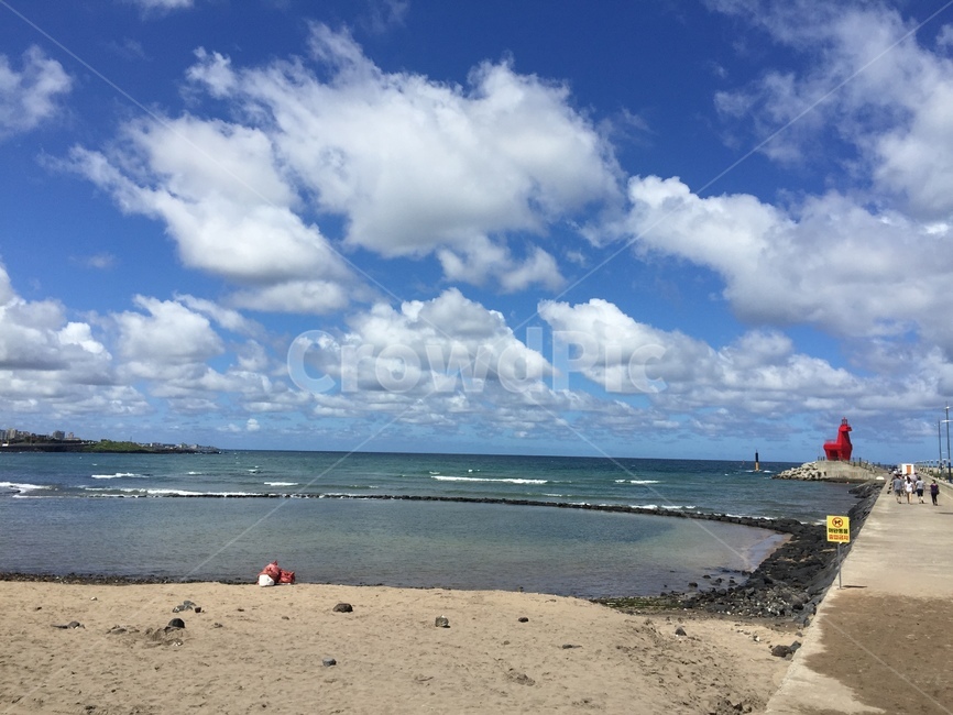제주도,이오태우해변,하늘,구름,말등대,바다,등대,lighthouse,water,물,shoreline,해안선,sea,nature,자연,ocean,대양,outdoors,옥외