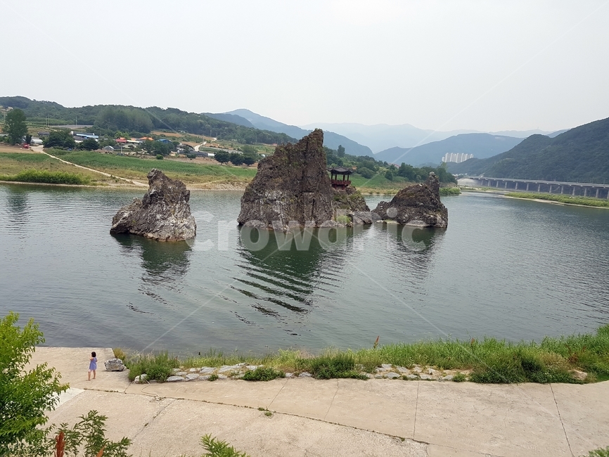 rock,Danyangs Eight Scenic Views,nature,Dodamsambong,water,lake