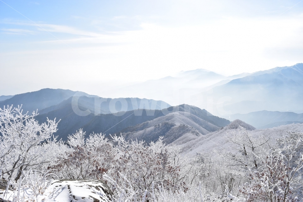 소백산,눈꽃풍경,상고대,겨울풍경,국립공원,겨울동화,눈풍경,파란하늘,100대명산,겨울명산,설경,서리꽃,영동,snow,landscape,자연,풍경,nature,landscape,겨울,계절,winter,season,outdoors,옥외,mountain range,산맥,mountain,산