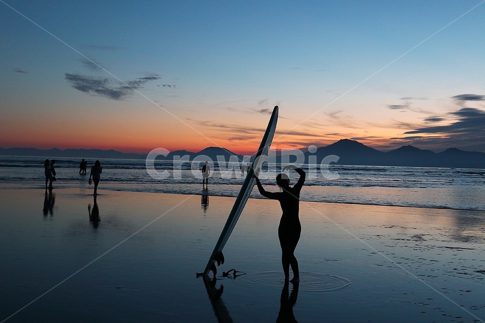 다대포해수욕장,일몰,바다,풍경,실루엣,silhouette,사람,person,인간,human,자연,nature,배경,하늘,구름,서퍼,서핑,여자,여자서퍼,자연,풍경,nature,landscape,실루엣,그림자,silhouette,shadow,인물실루엣,사람실루엣,character silhouette,human silhouette