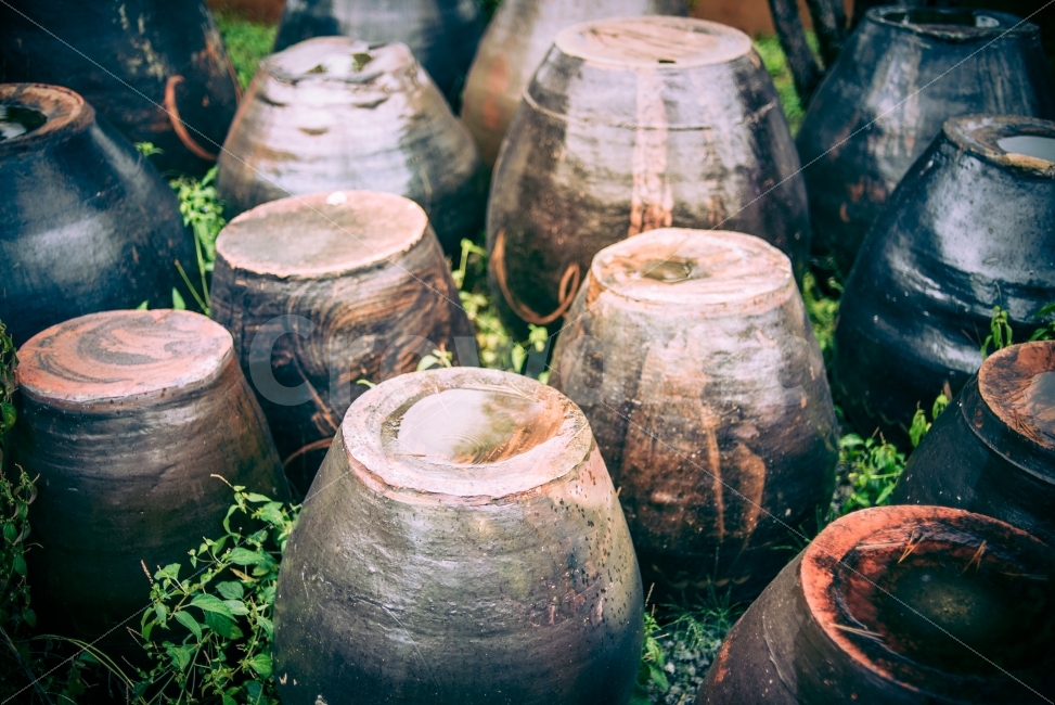 pottery,Jangdokdae,rainy day,goth rock,rainwater,tradition,Emotion,Emotional photo