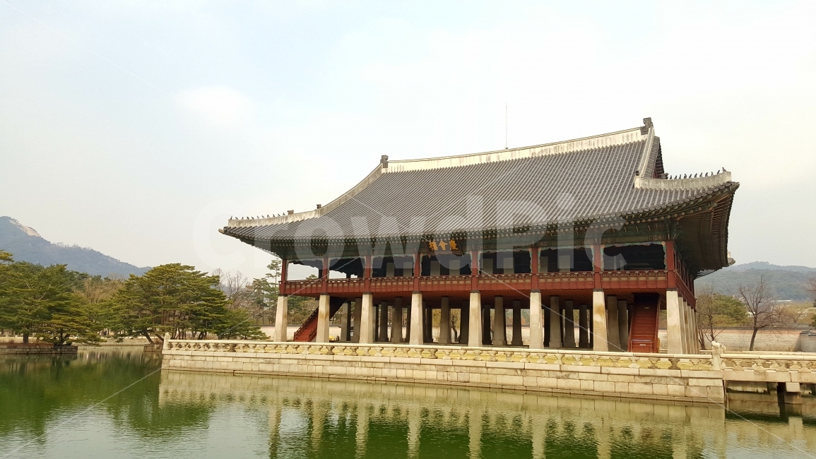 풍경,궁,왕궁,궁궐,경복궁,기와,한옥,아름다움,아름답다,한국,한국의미,서울,전통,문화,하늘,나무,조화,landscape,scenery,scene,view,king,palace,beautiful,beauty,tradition,custom,convention,heritage,culture,korea,seoul,sky,tree,gyeongbokgung,house,water,architecture,랜드마크,landmark,tourist attraction,한국전통,한국문화,korean traditional,korean culture