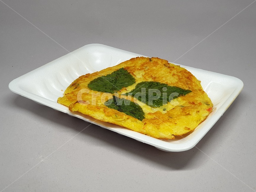 녹두전,전,한국음식,전통음식,명절음식,한국요리,전통요리,명절요리,음식,food,koreafood,스티로품,사물,오브젝트,object,후식,디저트,간식,desert,dish,meal,styrofoam,지지미,치지미,찌지미,깻잎,식물,plants,야채,채소,빈대떡,nokdujeon,mungbeanpancake,bindaetteok,부침개