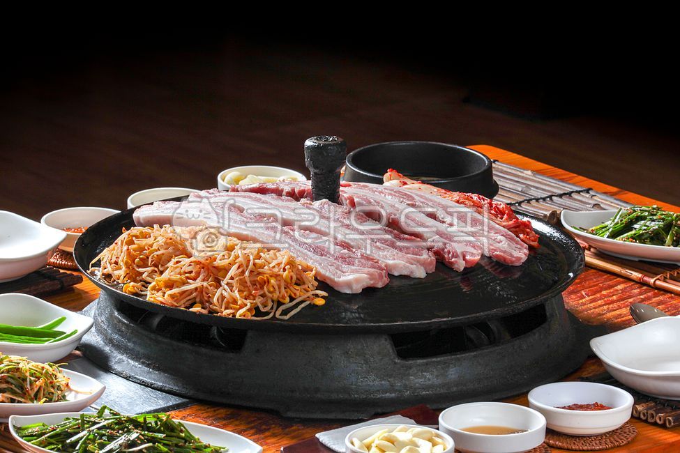Pork belly,Raw neck meat,pork,pig,BBQ,Domestic raw pork belly,pork belly,pot lid pork belly,cast iron,Korean food,Grilled Pork Belly,ingredients,Kimchi Pork Belly,Korean restaurant,Raw pork belly,roast,Cast iron pot lid pork belly,Pot Lid Raw Pork Belly,B